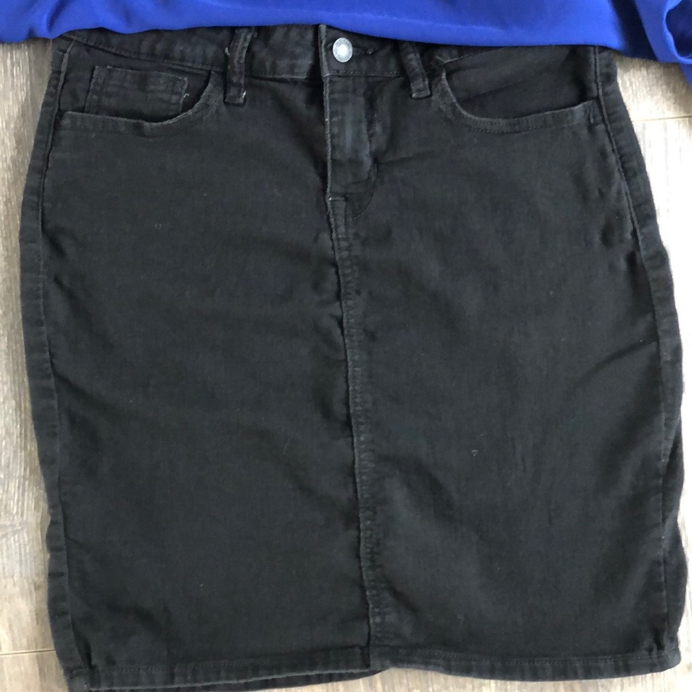 Old Navy black pencil skirt